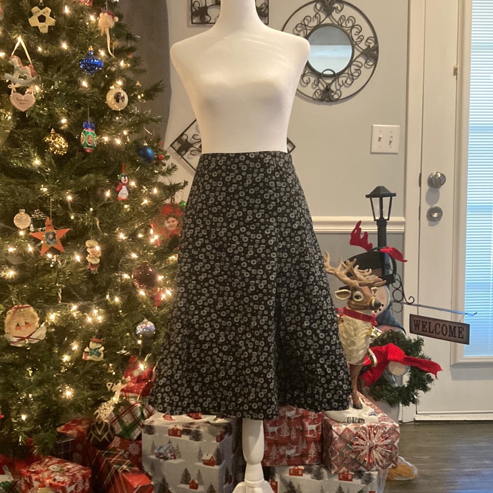 Christopher & Banks Sz 6 Side Zippered, Pleated & Lined Skirt Black w/white